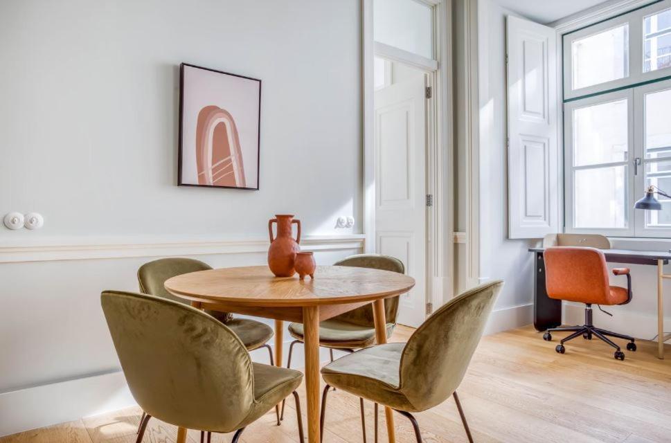 Private Bedrooms In The Heart Of Lisboa Exteriör bild